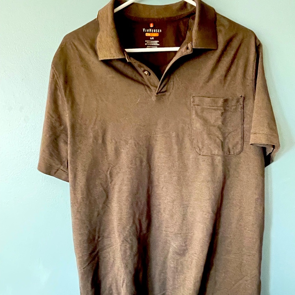 Men’s large Van Heusen polo in a rich brown